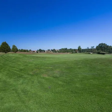 With Garden Near Beautiful Golf Course Vasles