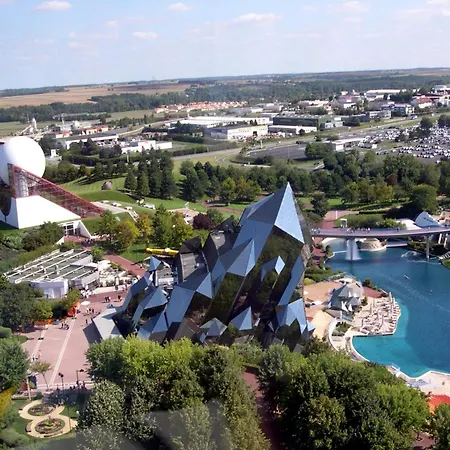 With Garden Near Beautiful Golf Course * Vasles