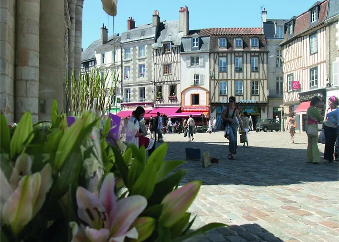 With Garden Near Beautiful Golf Course Vasles